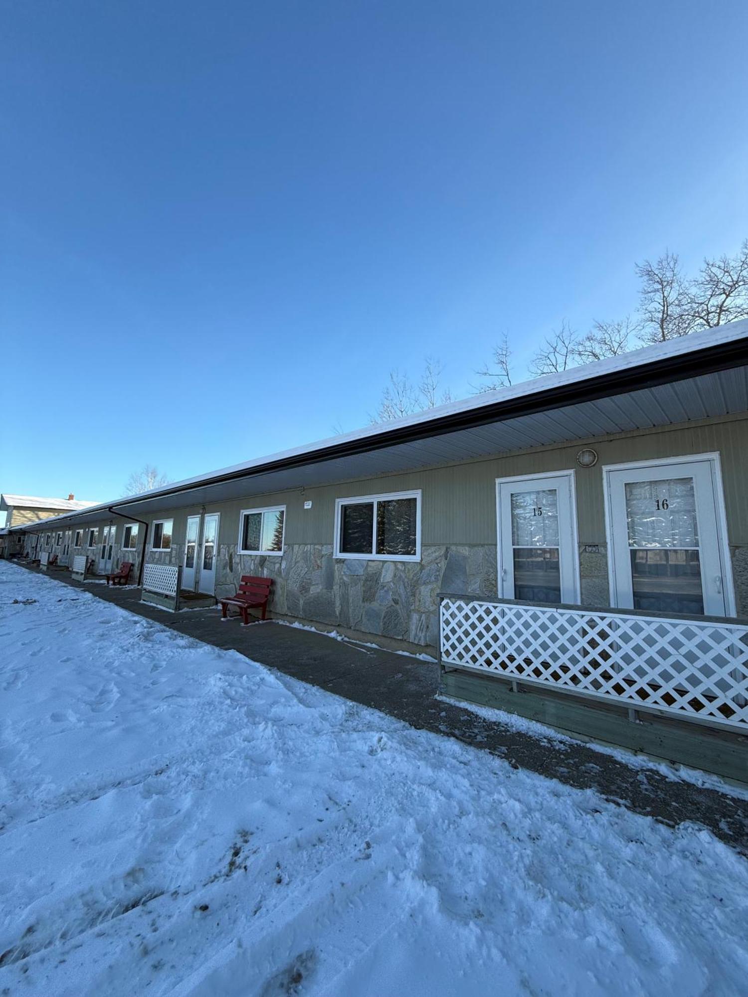 New Country Motel Swan River Exterior photo